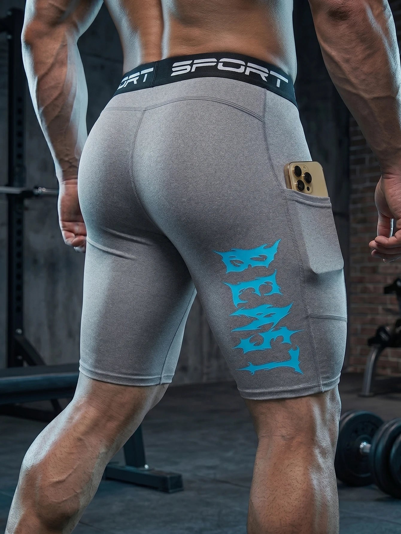 Men's Sports Compression Shorts With Phone Pocket For Running
