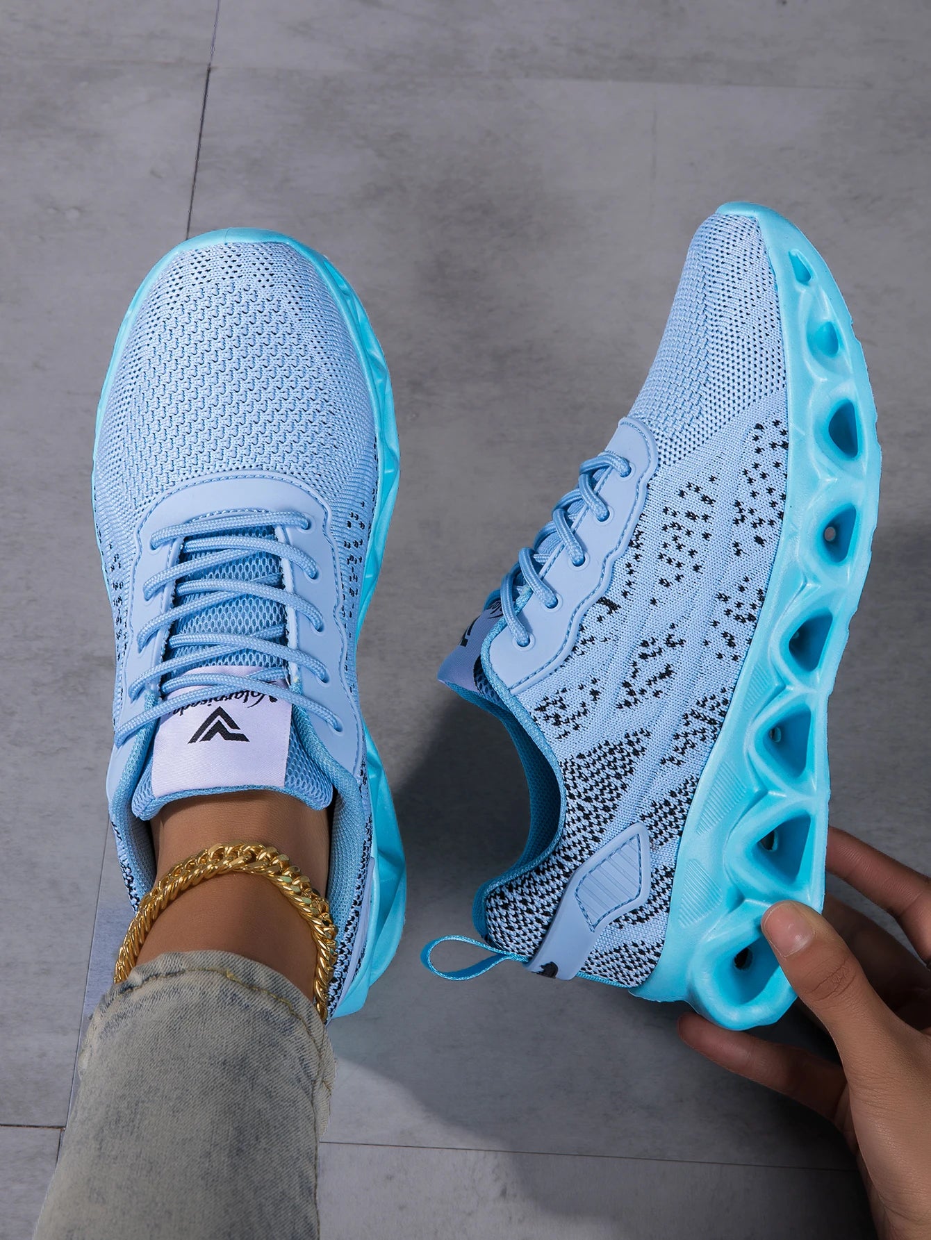 Women's Breathable Cushion Shock Absorbing Athletic Shoes