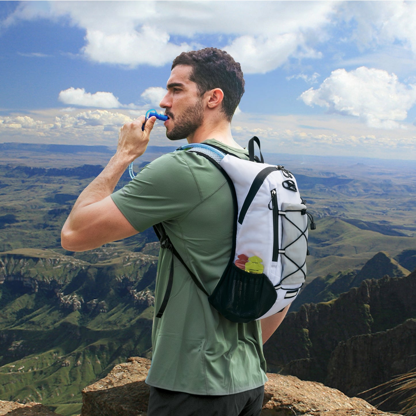 Lightweight Hydration Backpack With 2L Water Bladder